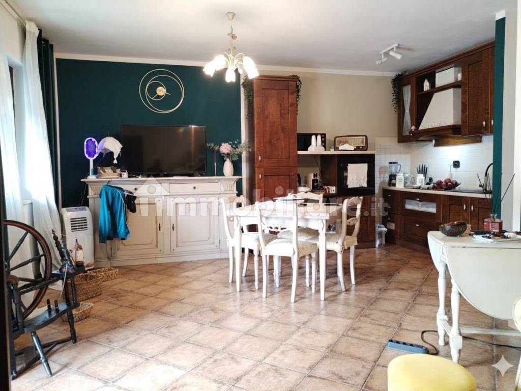 Cucina della villa a Pichini